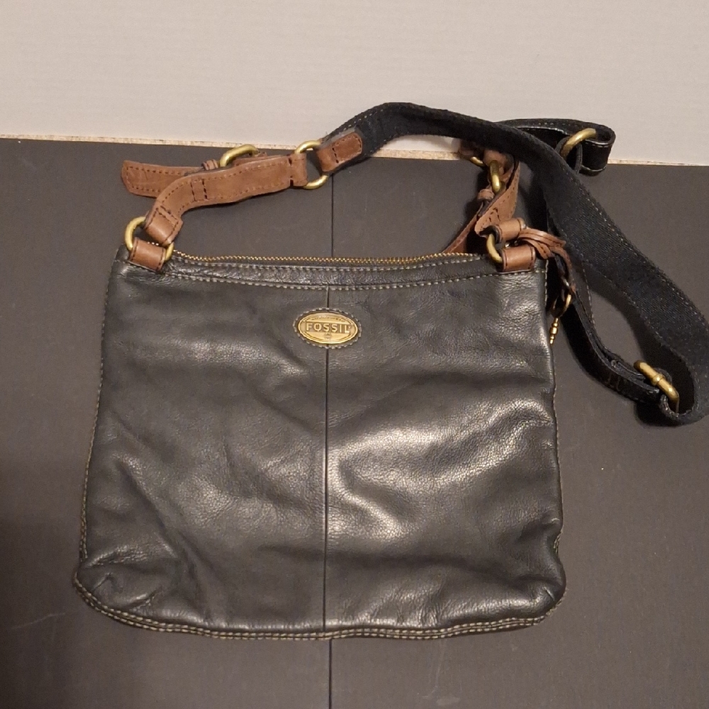 Fossil Black and Brown Crossbody Bag with Sleek Design